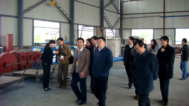 商务厅领导参观IM官方版
1号生产车间